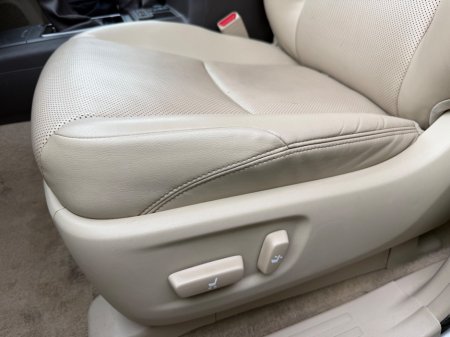 2020 Toyota Landcruiser - thumbnail 16