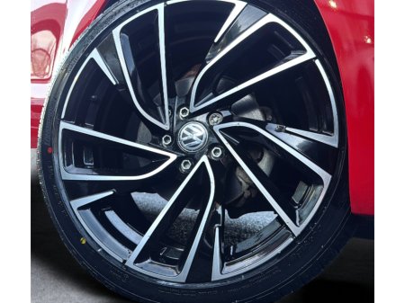 2016 Volkswagen Polo *HIGHLINE* 35,000KMS / LEATHER / HEATED SEATS / CAMERA / AUTO €13,900 thumbnail