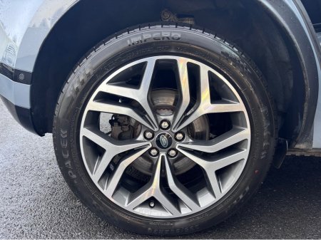 2021 Land Rover Range Rover Evoque P300E R- DYNAMIC  PLUG IN HYBRID €32,995 thumbnail