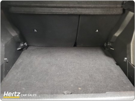 2023 Peugeot 2008 - thumbnail 18