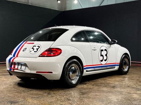 2016 Volkswagen Beetle - view 3
