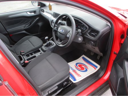 2019 Ford Focus - thumbnail 14