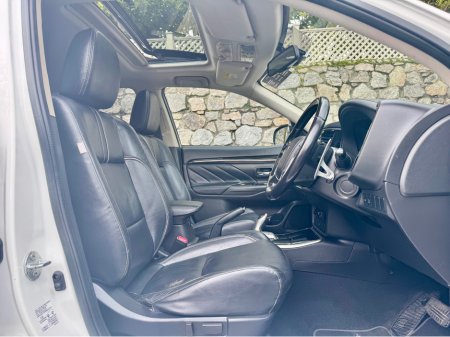 2016 Mitsubishi Outlander 2.0 GX4H PHEV 200BHP 5DR AUTO €13,900 thumbnail