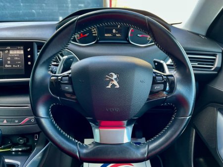 2017 Peugeot 308 - thumbnail 21