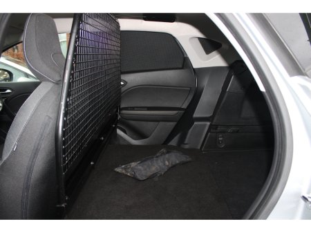 2021 Renault Captur VAN 2 SEAT PLAY 1.5 DCI COMMERCIAL 5DR €10,950 thumbnail