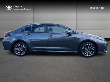 2025 Toyota Corolla COROLLA SALOON LUNA SPORT €35,888