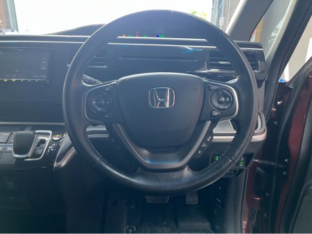 2017 Honda Stepwagon - thumbnail 8