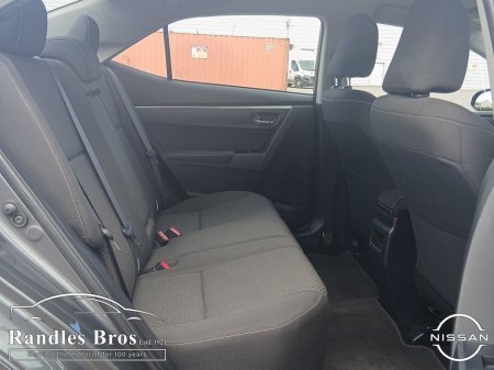 2016 Toyota Corolla - thumbnail 13