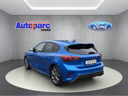 2023 Ford Focus - thumbnail 5