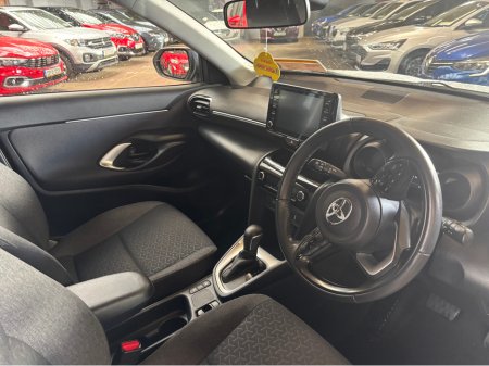 2023 Toyota Yaris Cross xLUNA 4DR AUTO €114,279 thumbnail