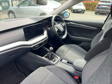 2024 Skoda Octavia - thumbnail 2