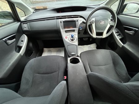 2014 Toyota Prius - thumbnail 10