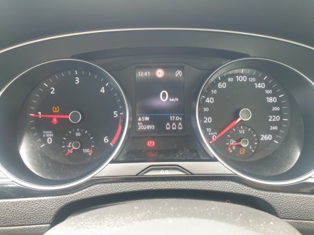 2021 Volkswagen Passat 2.0 TDI 150HP Business €18,950