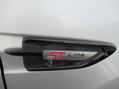 2019 Ford Kuga - thumbnail 5