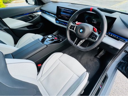 2025 BMW M5 - thumbnail 9