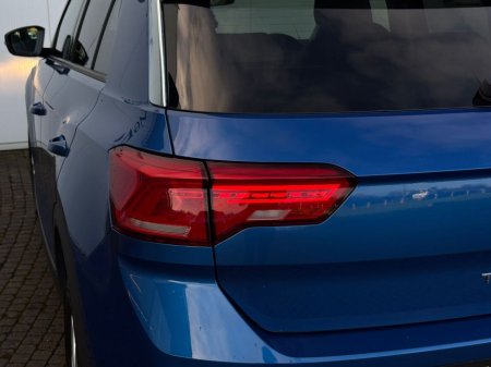 2022 Volkswagen T-Roc Design 1.0 TSI M6F 110HP 5DR €25,950 thumbnail