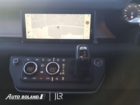 2024 Land Rover Defender - thumbnail 10