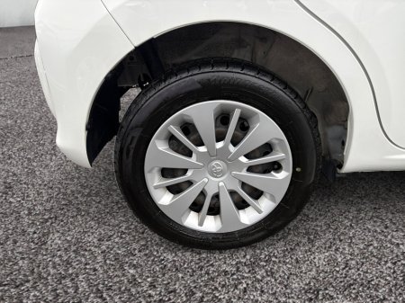 2020 Toyota Passo - thumbnail 14