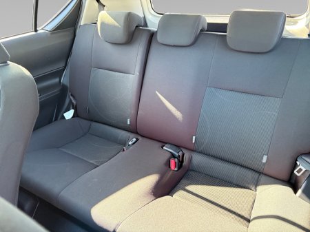 2018 Toyota Aqua - thumbnail 15