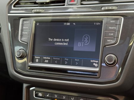 2017 Volkswagen Tiguan - thumbnail 16