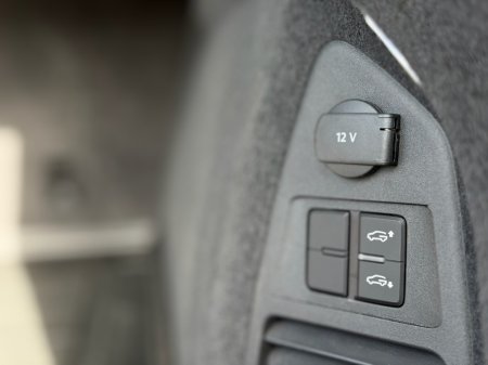 2025 Volkswagen Touareg - thumbnail 22