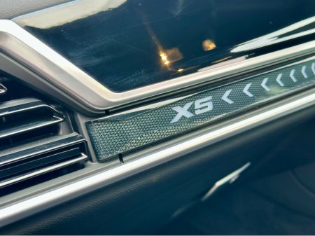 2025 BMW X5 ++TECH PACK++ XDRIVE50E M SPORT AUTO €102,950 thumbnail