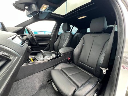 2019 BMW 1 Series - thumbnail 2