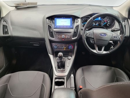 2018 Ford Focus - view 4