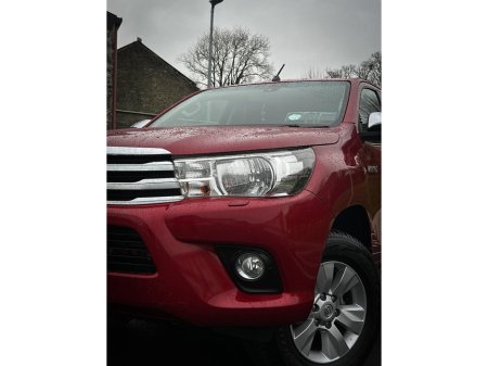 2017 Toyota Hilux - thumbnail 2