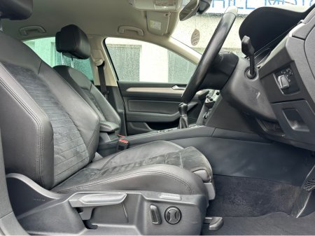 2015 Volkswagen Passat HIGHLINE 1.6 TDI MANUAL 6SPEED FWD 120HP 4DR thumbnail