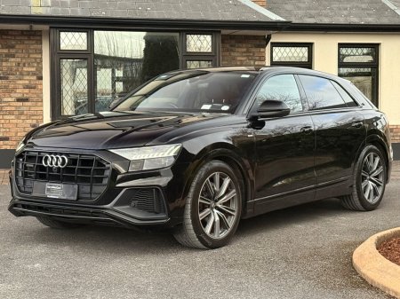 2020 Audi Q8 - view 3