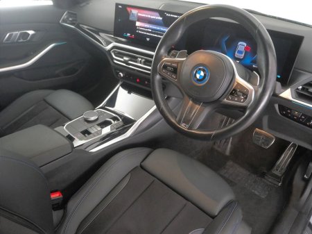 2023 BMW 3 Series - thumbnail 6
