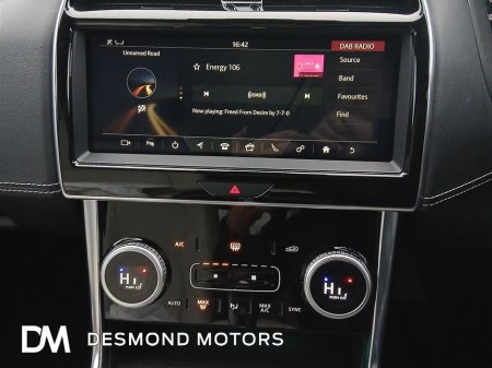 2019 Jaguar XE - thumbnail 11