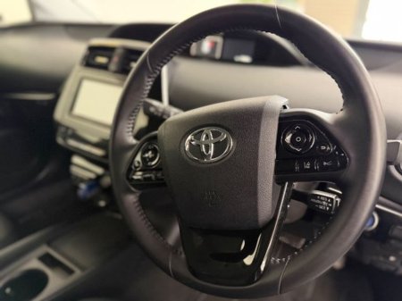 2022 Toyota Prius - thumbnail 8