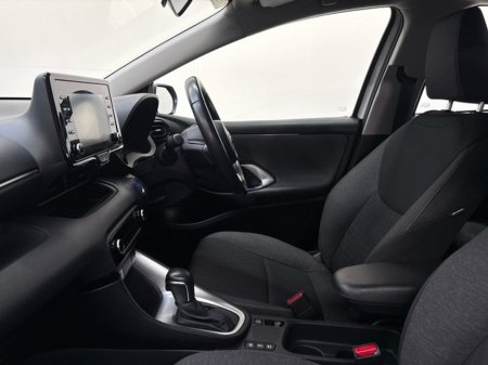 2022 Toyota Yaris - thumbnail 6