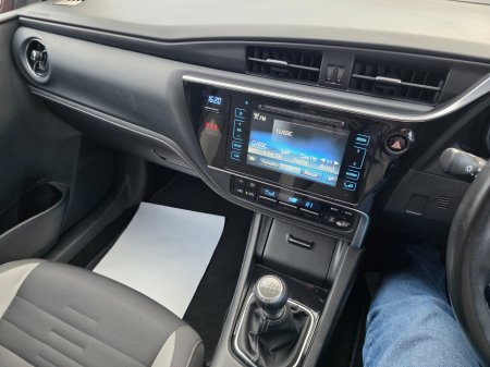 2017 Toyota Auris 1.4 D-4D (90) 5Dr Luna €15,950 thumbnail