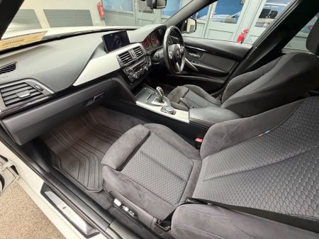 2017 BMW 3 Series - thumbnail 25