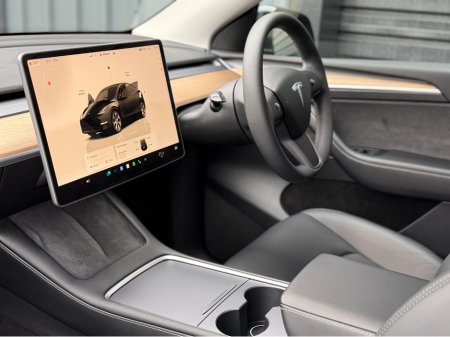 2023 Tesla Model Y MODEL Y LONG RANGE AWD €32,950 thumbnail