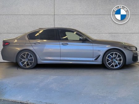 2023 BMW 5 Series - thumbnail 3