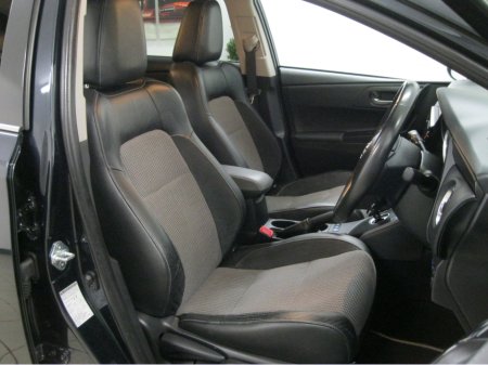 2016 Toyota Auris - thumbnail 16