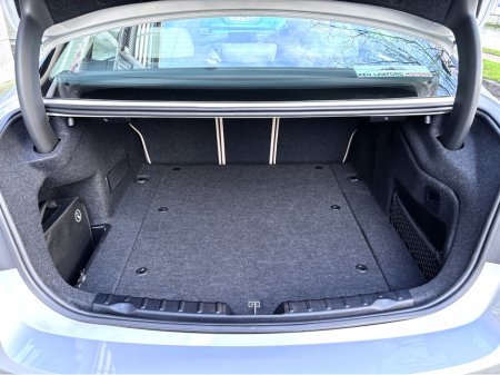 2016 BMW 3 Series 330e LUXURY SALOON €19,950 thumbnail