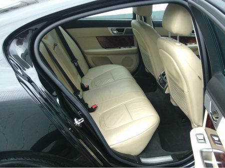 2014 Jaguar XF - thumbnail 8