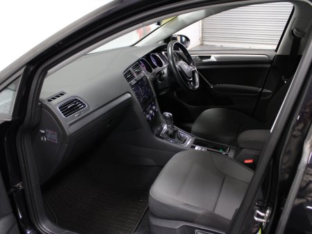 2017 Volkswagen Golf 1.2 TSI COMFORTLINE €16,450 thumbnail