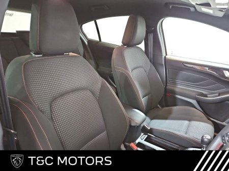 2023 Ford Focus - thumbnail 17