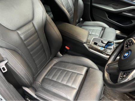 2022 BMW i4 - thumbnail 13