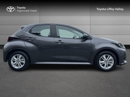 2023 Toyota Yaris - photo 3