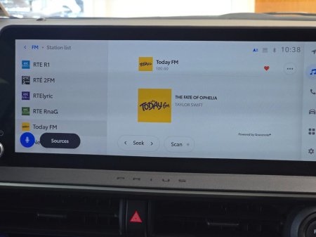 2023 Toyota Prius - thumbnail 13