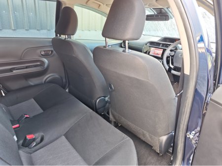 2019 Toyota Aqua - thumbnail 4