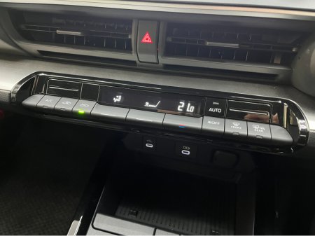 2025 Toyota Prius - thumbnail 18