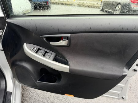 2015 Toyota Prius Self charge hybrid - High spec - Low mileage €9,890 thumbnail